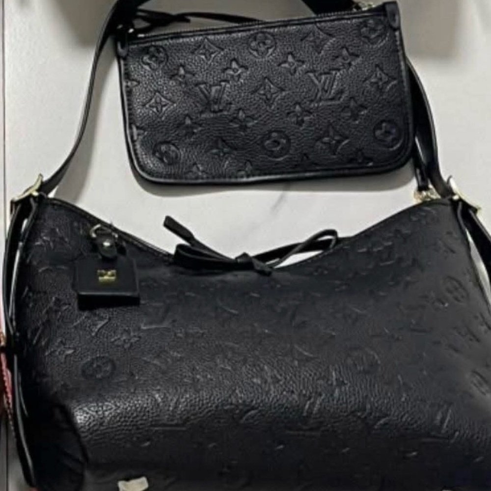 Louis Vuitton Textured Black Leather Bag - Picture 2 of 4